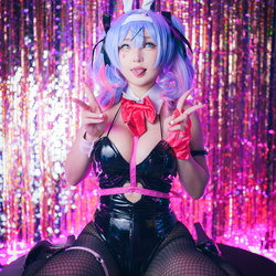 Takanashi Hanari - Miku Rabbit Hole